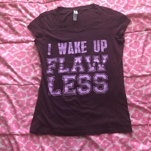 Round neck graphic T-shirt.